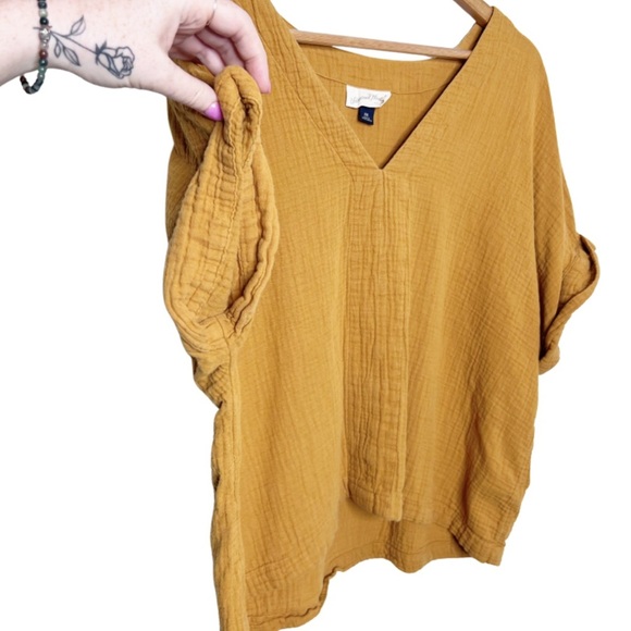 Universal Thread Women's 2-Piece Set Muslin Short Sleeve Shirt & Shorts Mustard - Picture 4 of 16